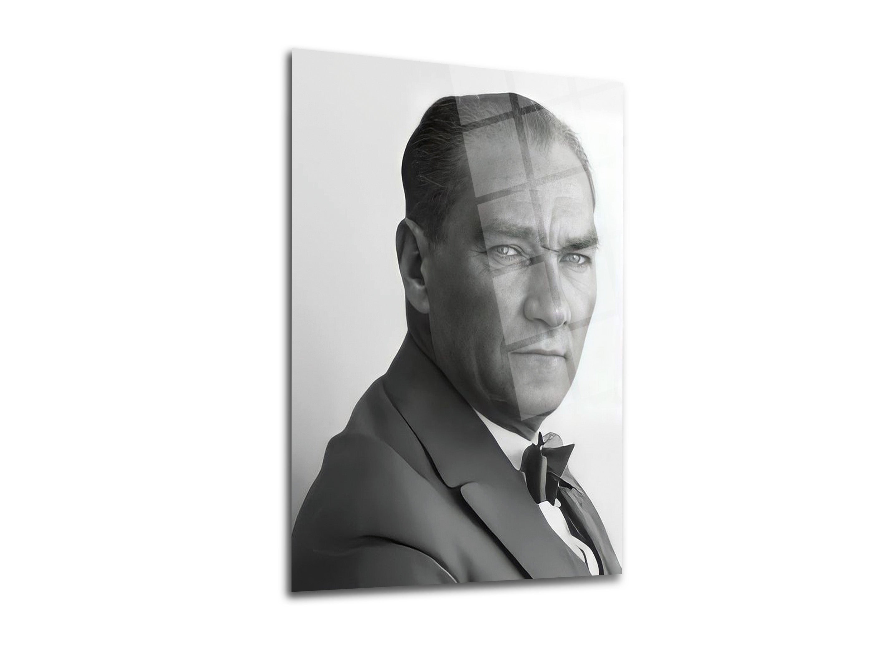 Atatürk Cam Tablo 192