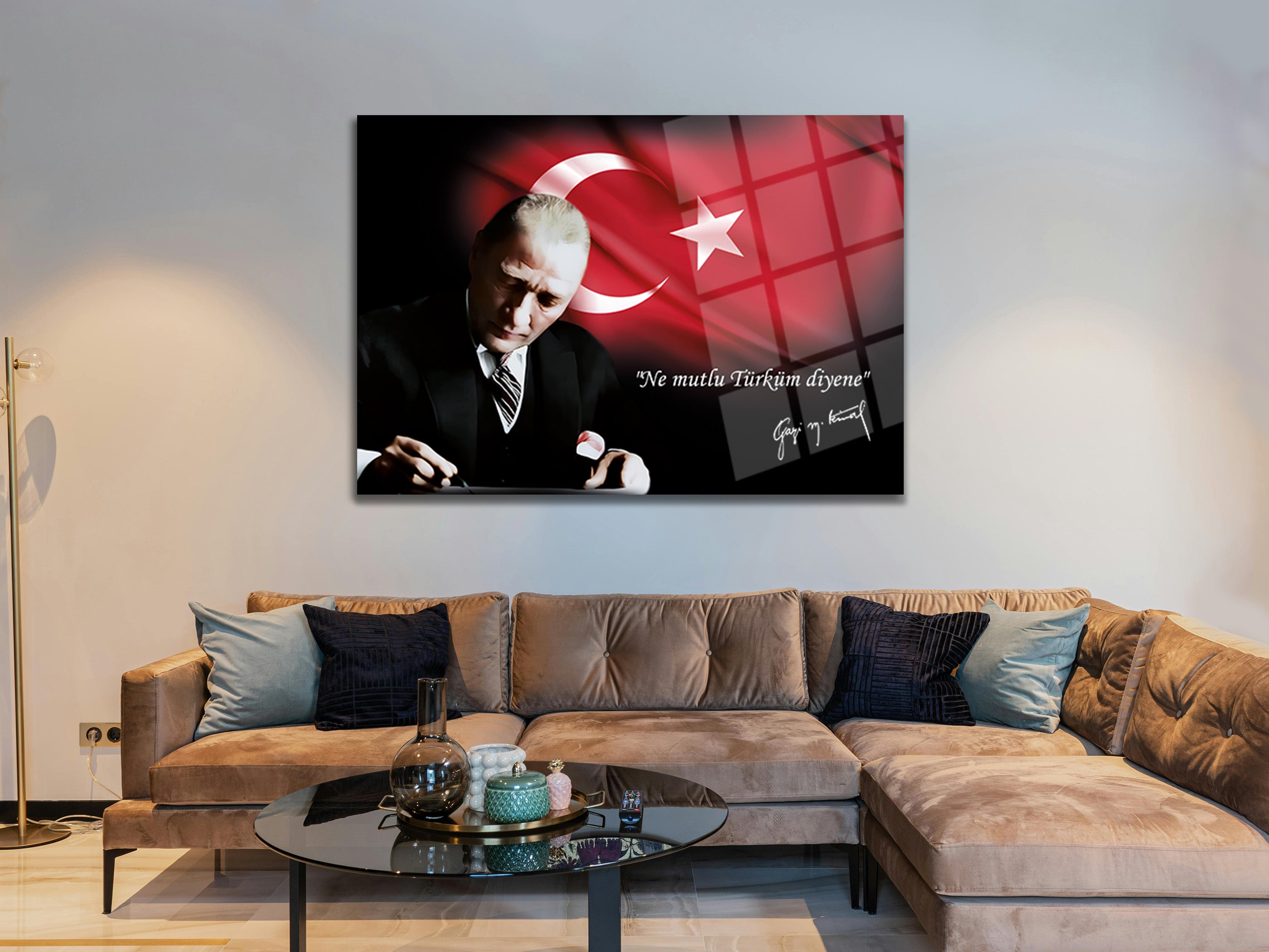 Atatürk Cam Tablo 213
