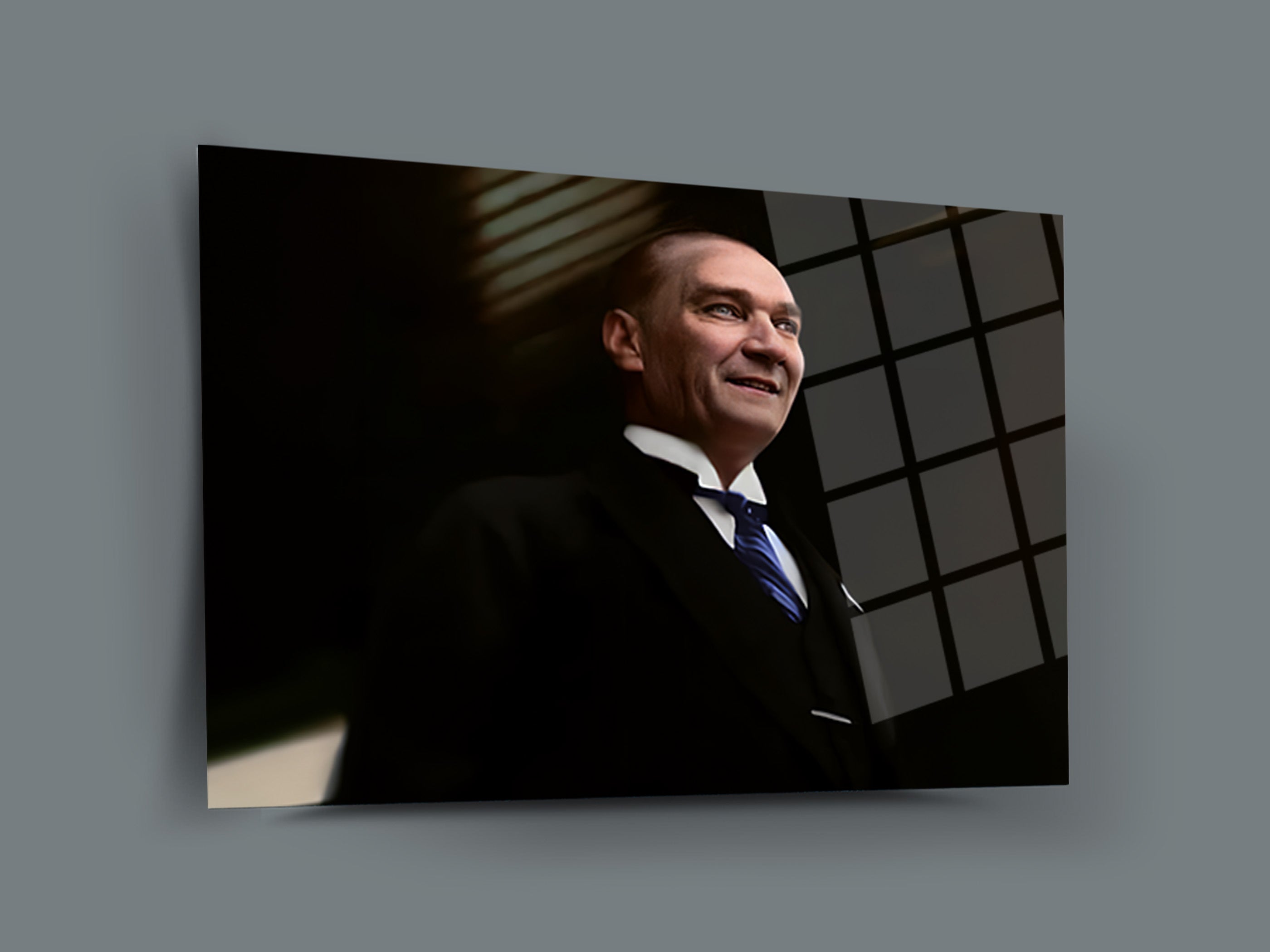 Atatürk Cam Tablo 200