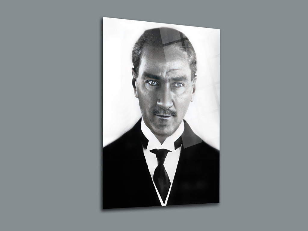 Atatürk Cam Tablo 44