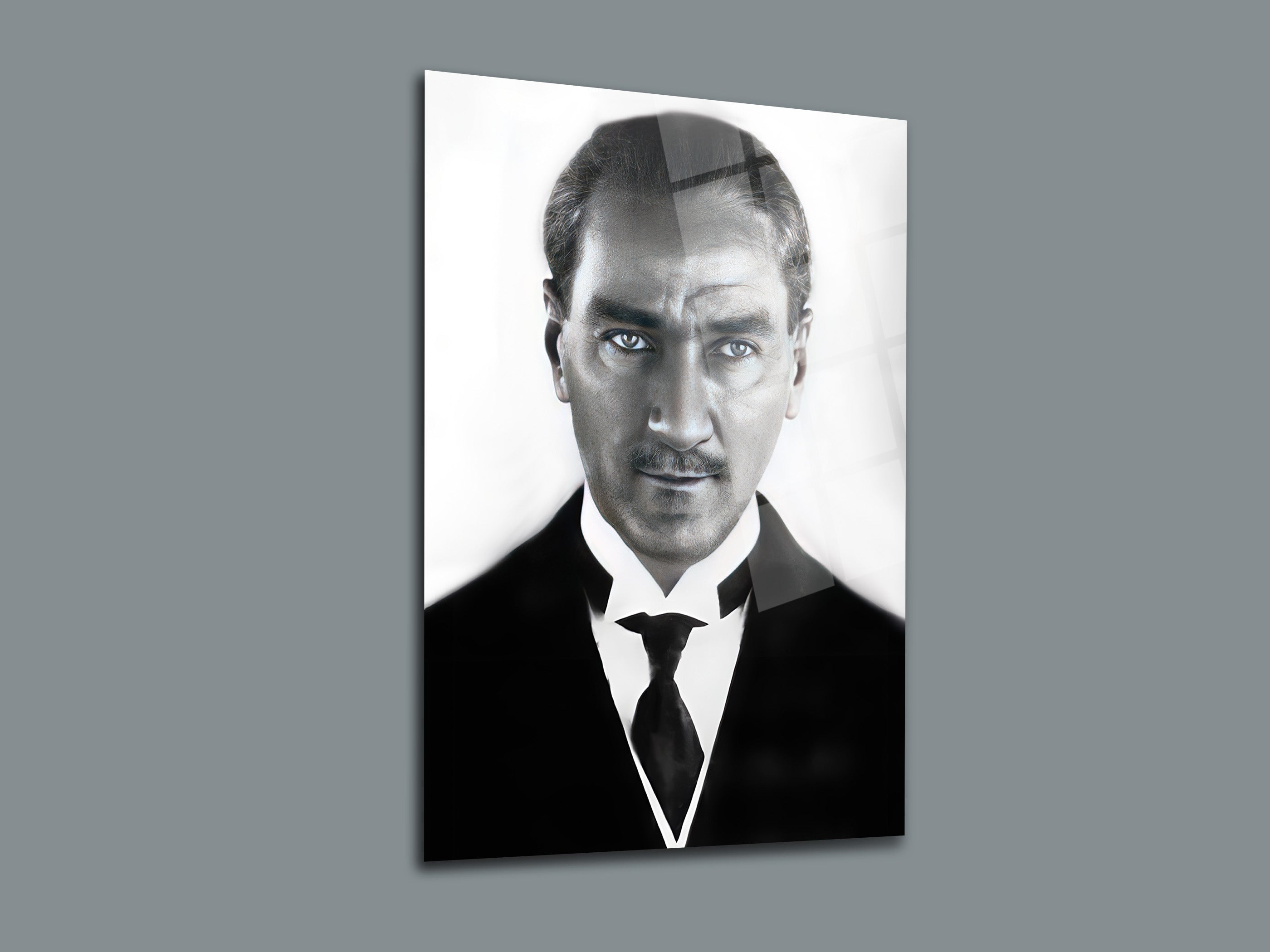 Atatürk Cam Tablo 44