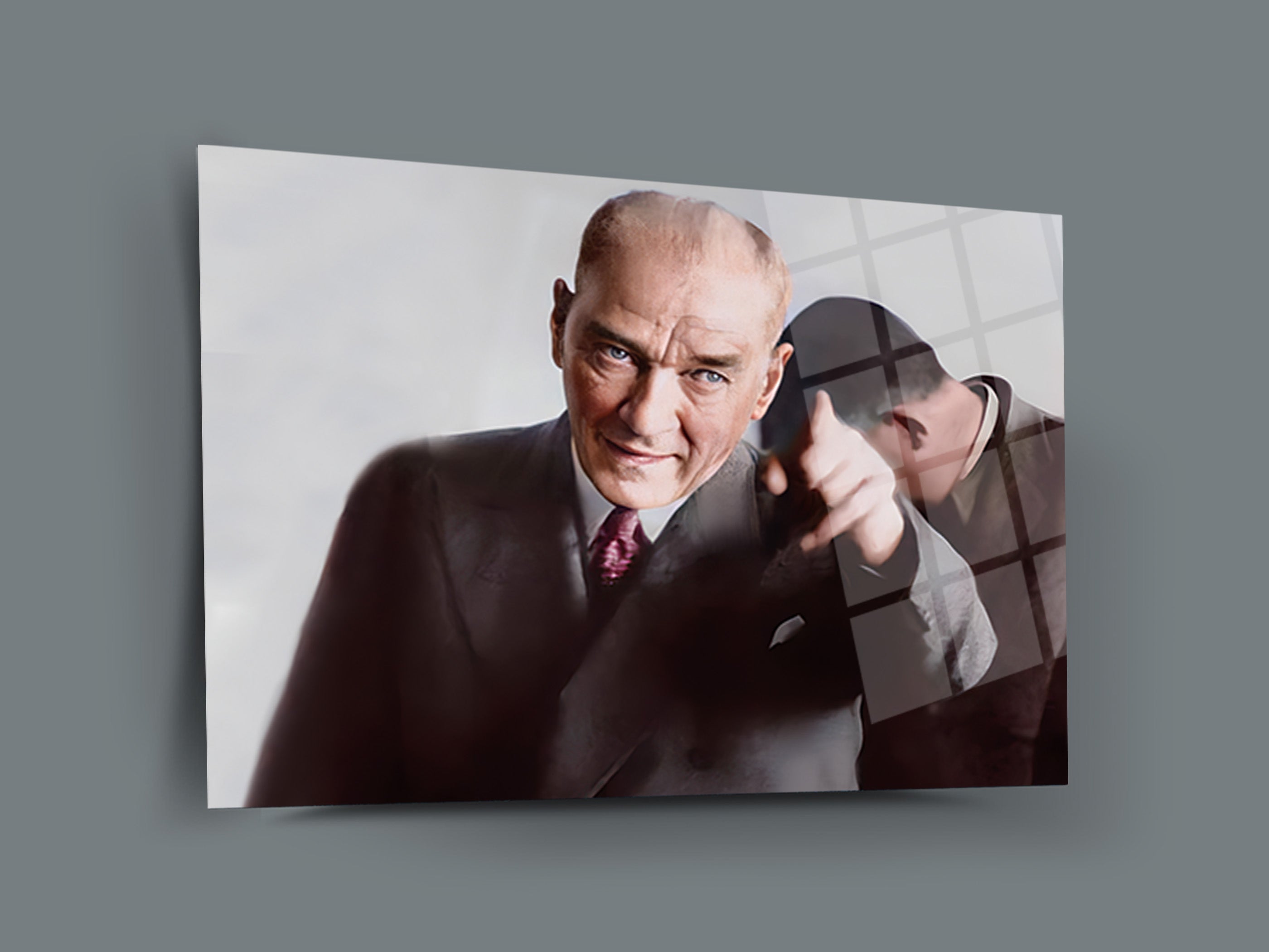 Atatürk Cam Tablo 208