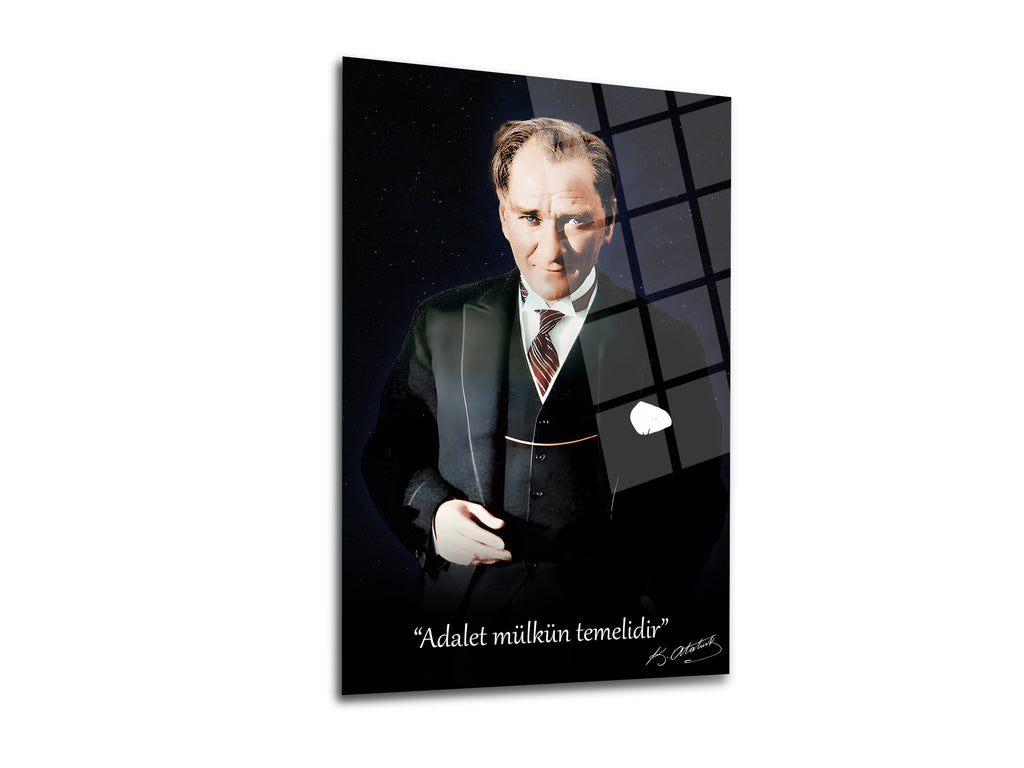 Atatürk Cam Tablo 225