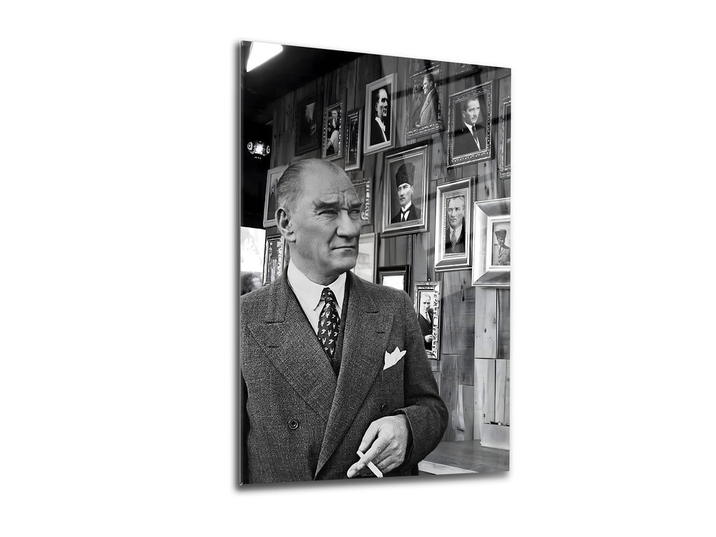 Atatürk Cam Tablo 126