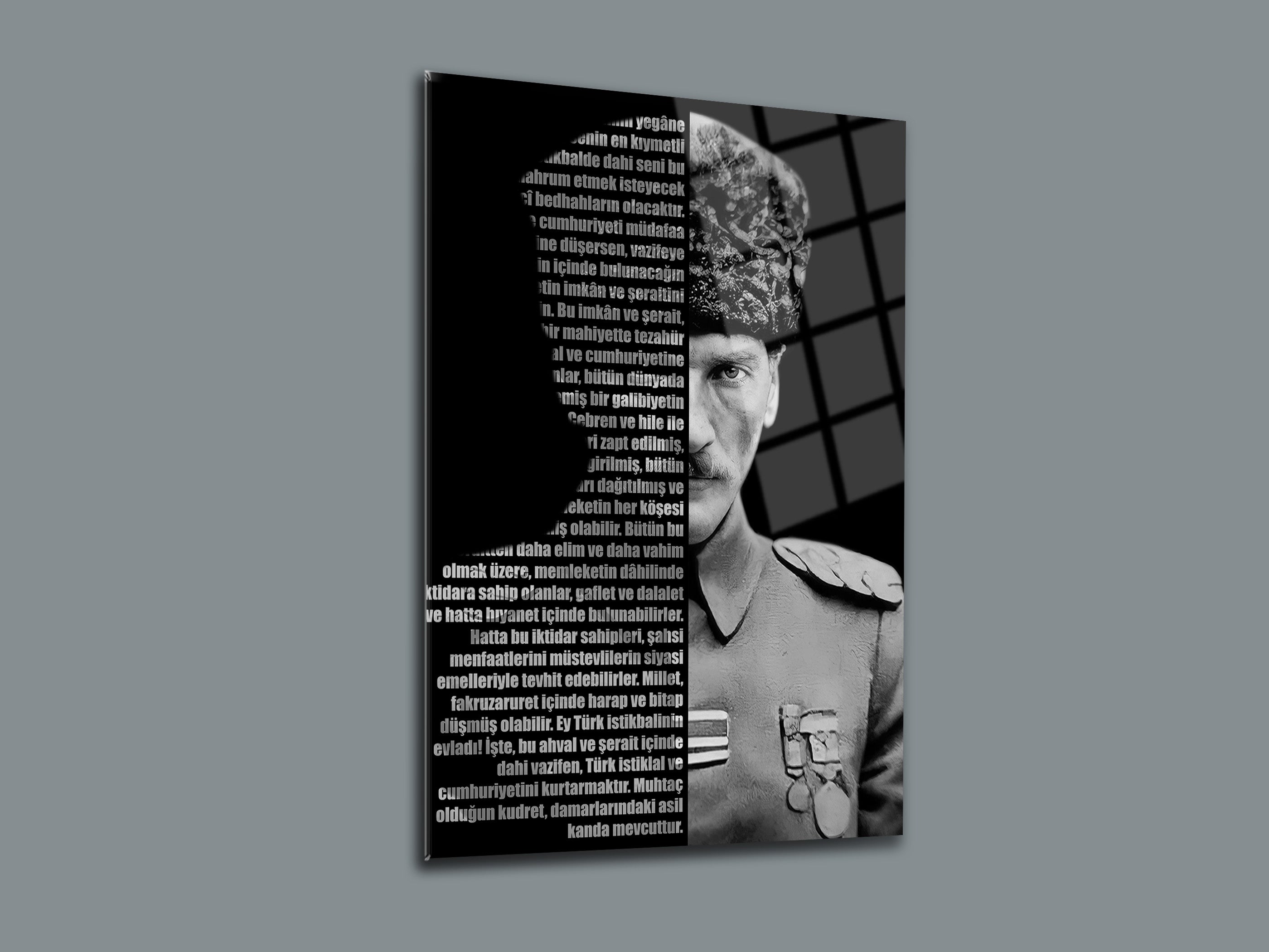 Atatürk ve Gençliğe Hitabe Cam Tablo