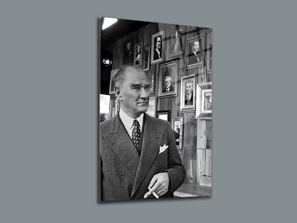 Atatürk Cam Tablo 126