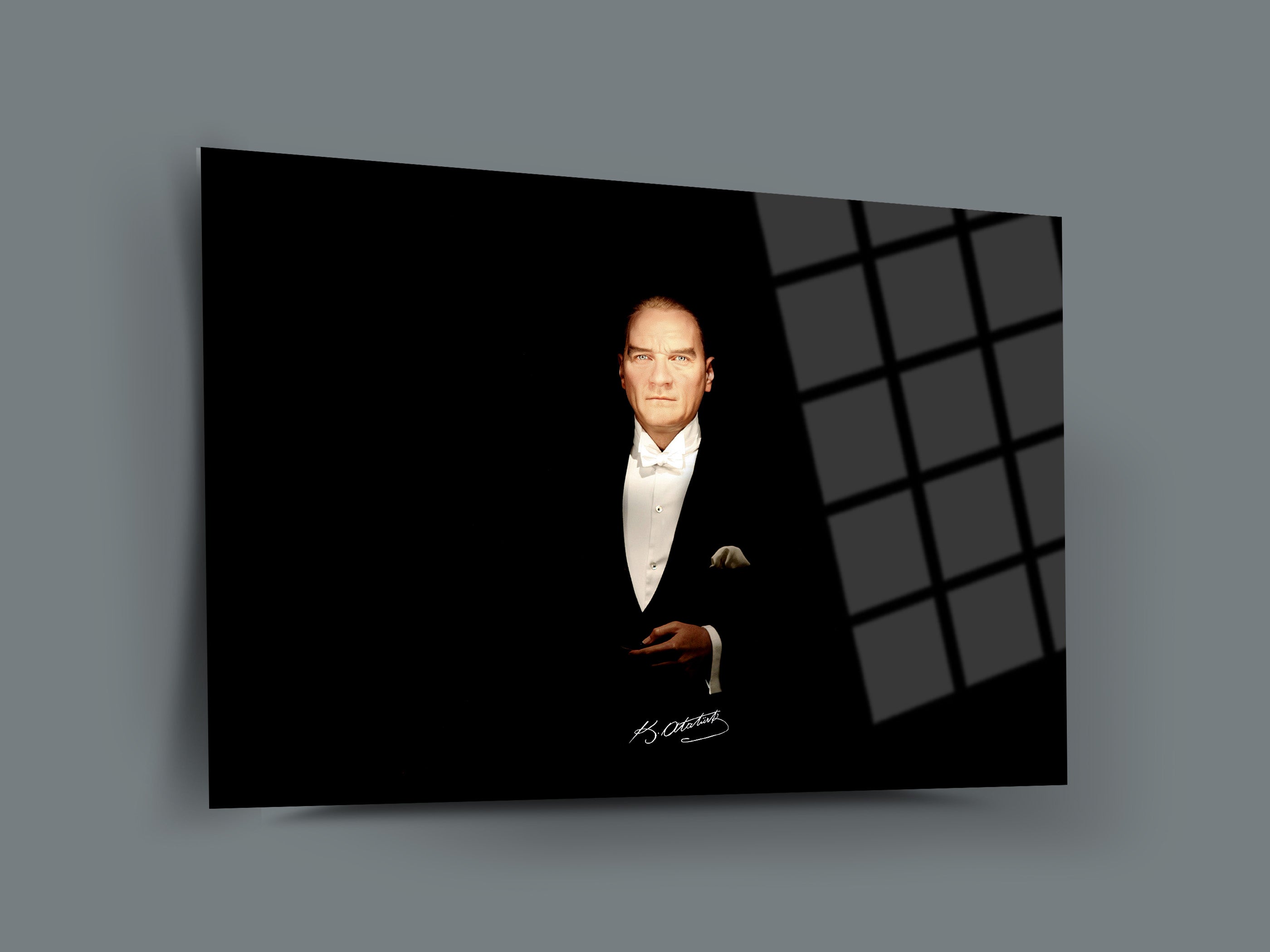 Atatürk Cam Tablo 82