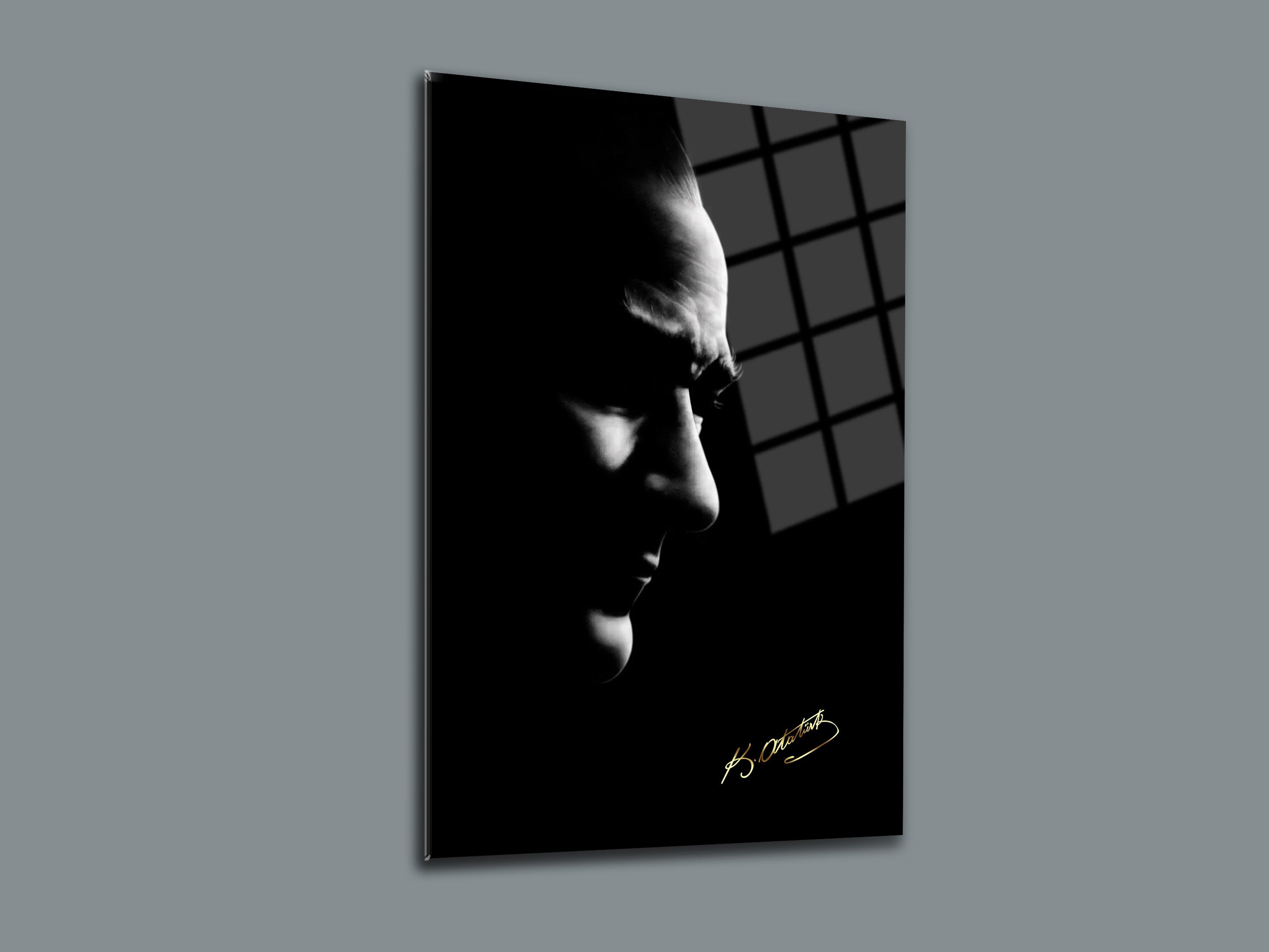 Atatürk Cam Tablo 62