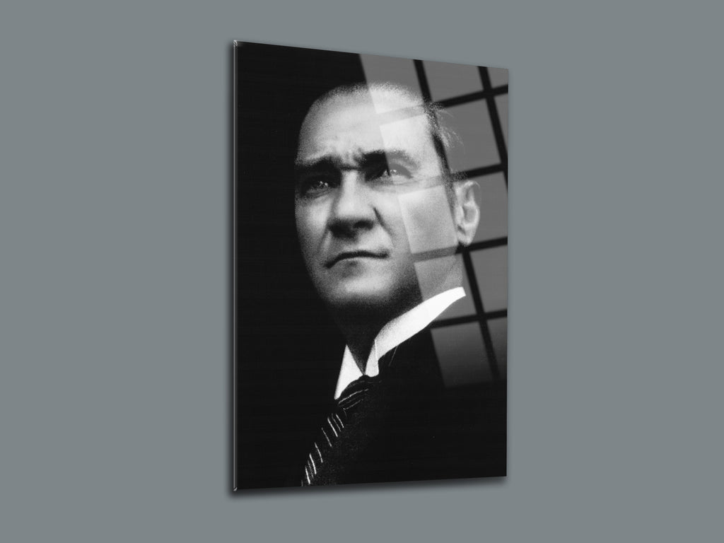 Atatürk Cam Tablo 105