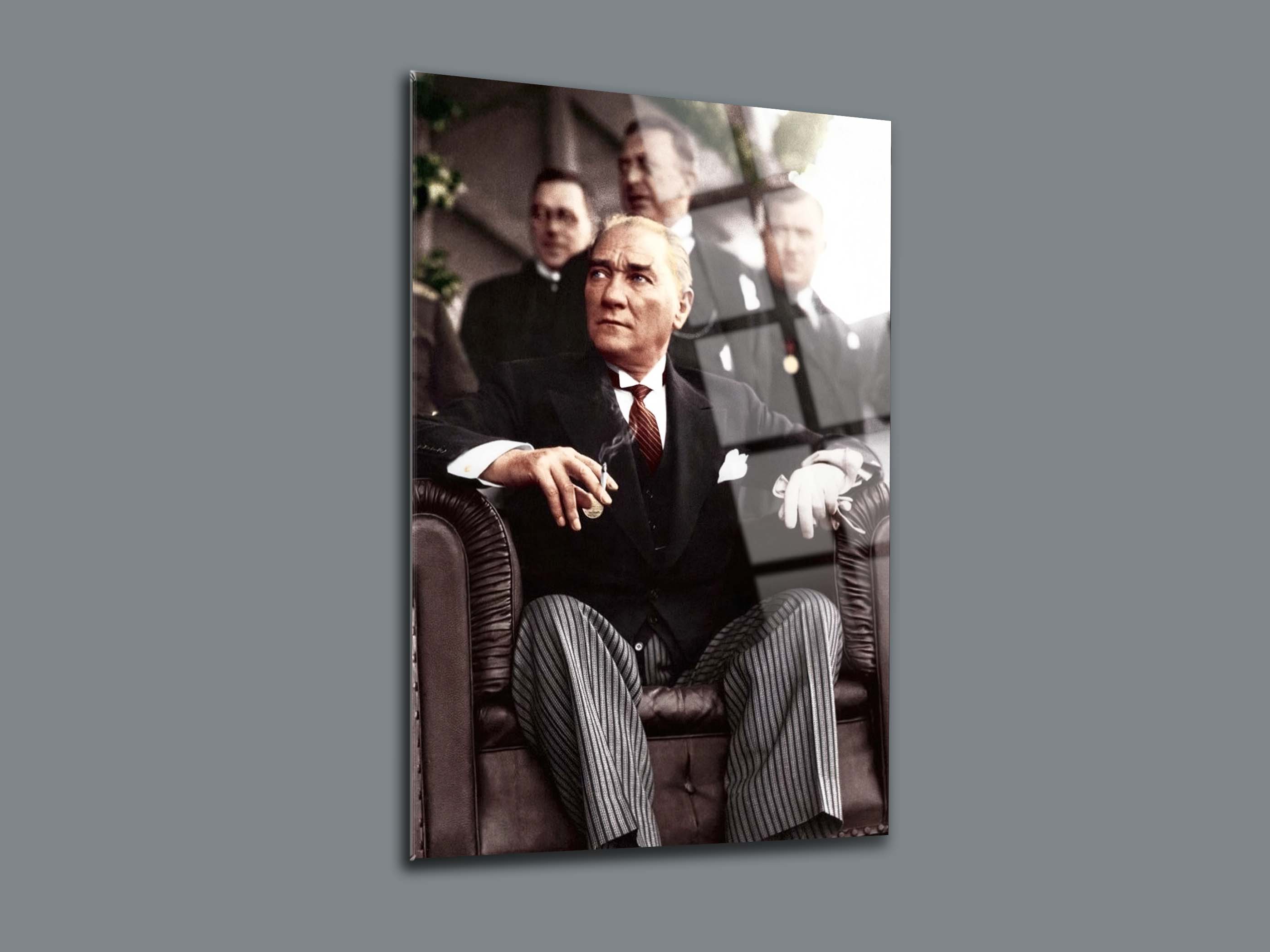Atatürk Cam Tablo 130