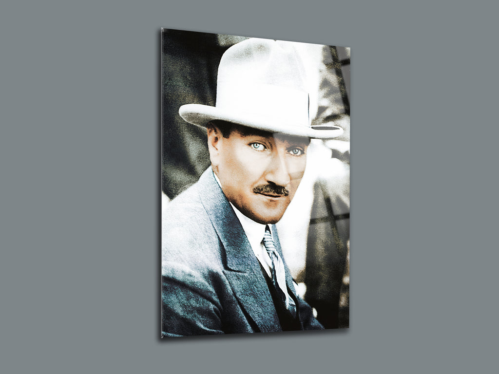 Atatürk Cam Tablo 104
